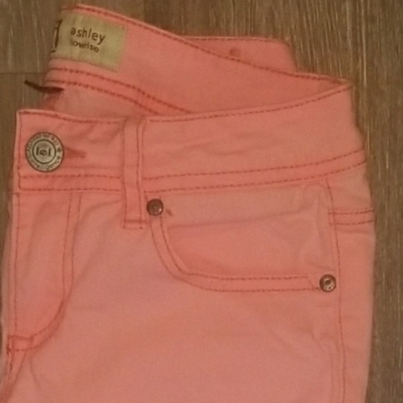 pink denim capris